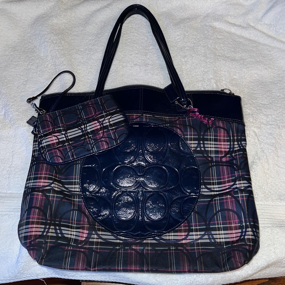 Coach F20109 “Laura” Tartan Plaid Tote Bag w/Matching Wristlet